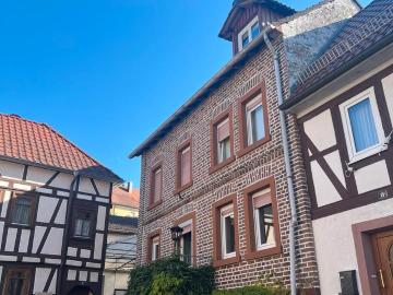 Privat* Charmantes Einfamilienhaus