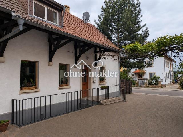 PRIVAT: Charmantes Stadthaus in Deidesheim – Wohnen, wo die Pfalz am schönsten ist!