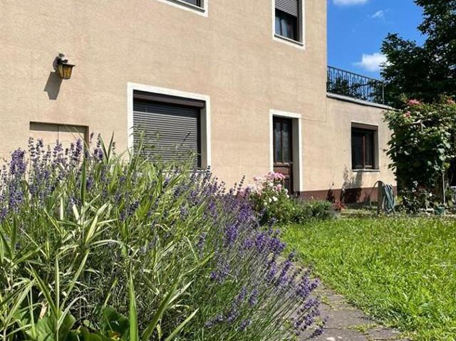 PRIVAT! Einfamilienhaus mit Einliegerwohnung und großem Garten