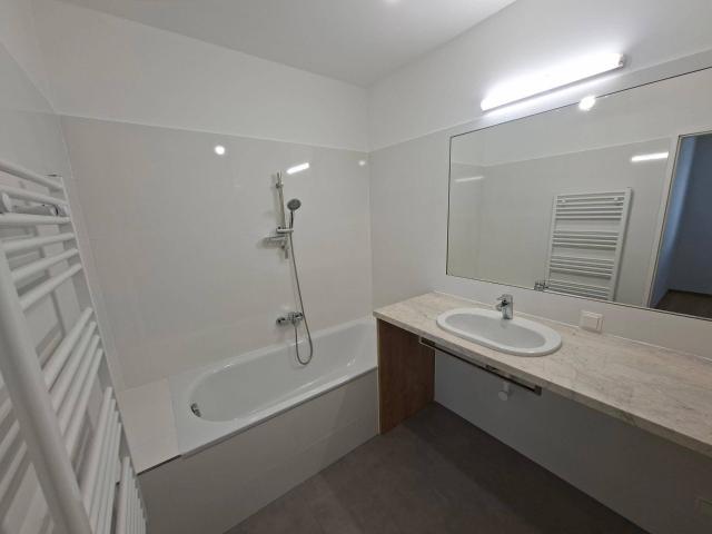 Privat Erstbezug mit Tischlerküche Nähe Spitz U6 + Alte Donau