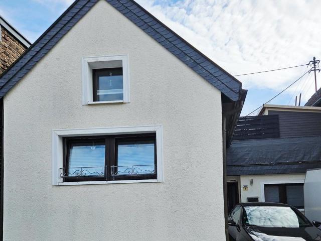 Privat: Kleines Einfamilienhaus mit großer Dachterrasse!