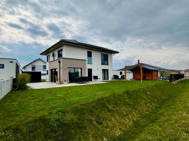 Privat: Modernes KfW40 + EFH 2023 Toplage KaltenbrunnItzgrund
