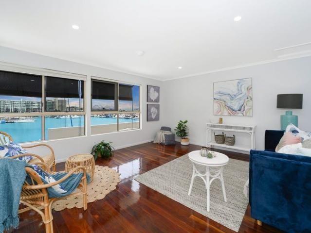 Private Marina front Villa with Plunge Pool & Stunning Water Views