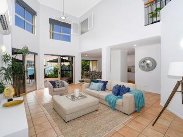 Private Marina front Villa with Plunge Pool & Stunning Water Views