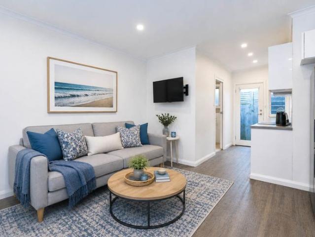 PRIVATE MODERN GRANNY FLAT