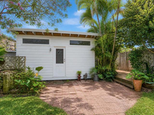 private modern granny flat