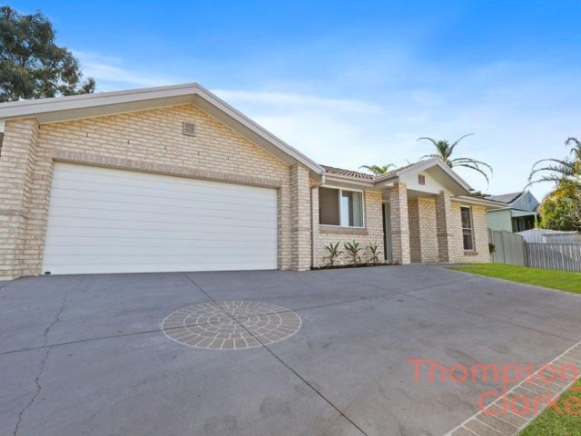 Private, Modern & Low Maintenance Living in a Quiet Cessnock Street