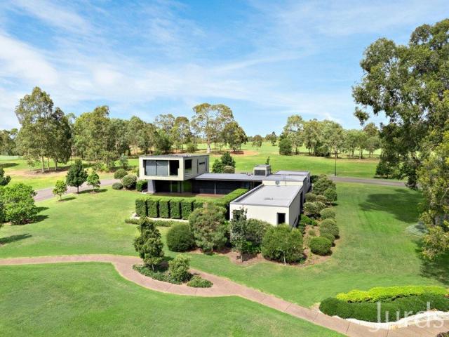 PRIVATE. MODERN. LUXURY. Hunter Valley Wine Country