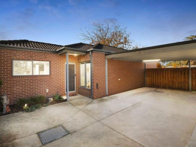 Private, Modern & Perfectly Located Single Level Home
