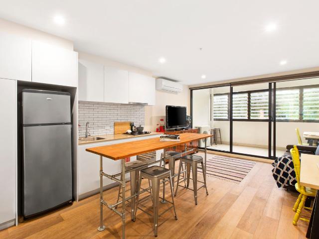 PRIVATE & MODERN QUIET APARTMENT!