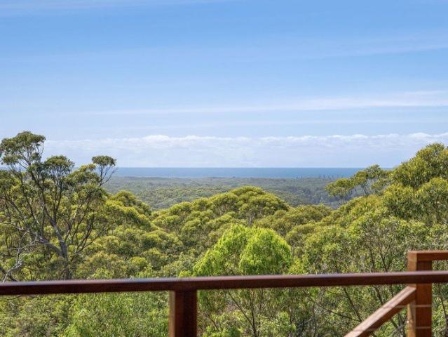 Private Mountain Retreat with Ocean Views on 4.86ha