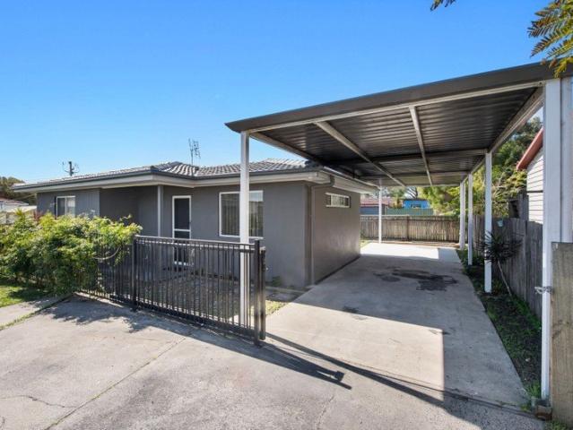 Private, Neat Granny Flat in Awesome Location