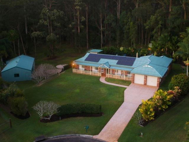 Private Noosa Hinterland Retreat with Exceptional Space and Luxury Entertaining area