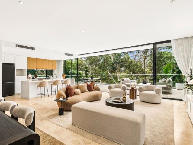 Private North Facing Luxury Penthouse ~ Prime Location