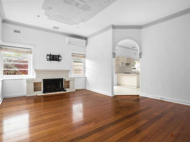 PRIVATE OUTDOOR LIVING | SECURE PARKING | WALK TO THE BEACH