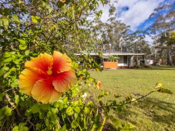 Private Off Grid Sanctuary with Panoramic Valley Views