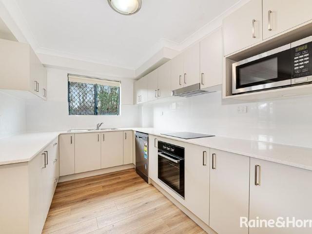 PRIVATE ONE BEDROOM WITH COURTYARD, TWO PARKING SPACES & REAR LANE ACCESS! 6 MONTH LEASE!