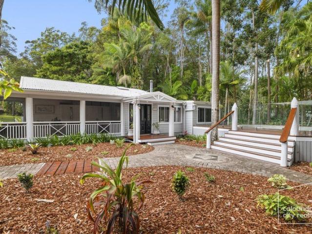 PRIVATE TROPICAL ACREAGE RETREAT POOL, SPA & RESORT STYLE LIVING