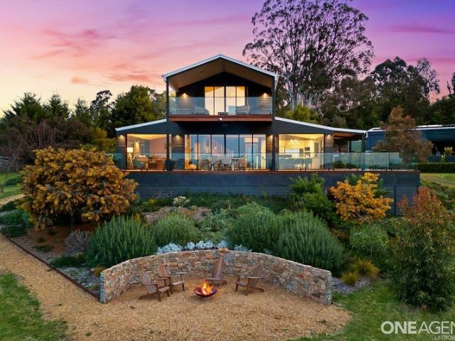 Elevated Acreage Living