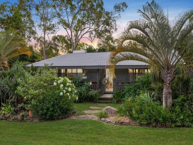 Private Acreage Oasis in Cawarral Your Peaceful Retreat Awaits