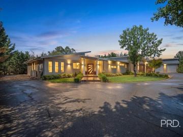 Private Acreage Living Close to Town