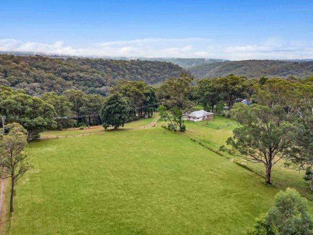 Private Acreage Living with Arable Paddocks, Irrigation & Shedding