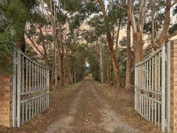 Private Acreage Retreat Within Cooee of Perth CBD