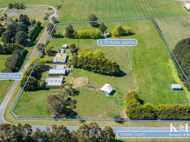 Private Acreage with Superb Equestrian Setup