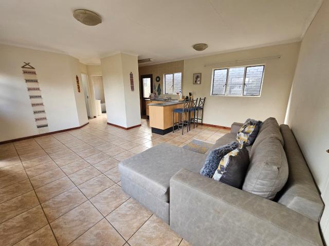 Private and Secure 1 Bedroom garden cottage to rent in Johannesburg South Available 1 July