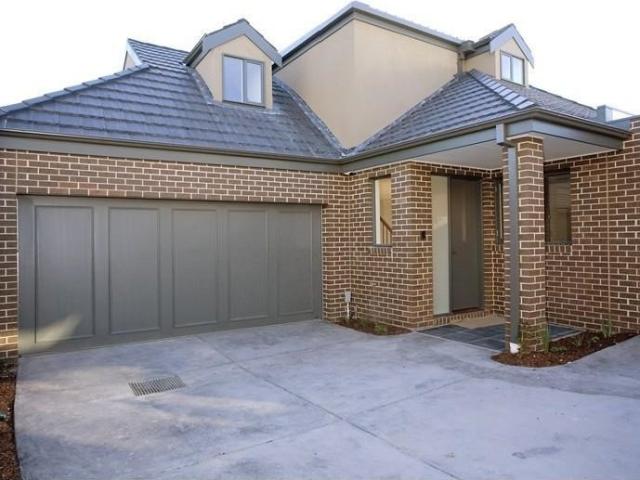 PRIVATE AND SECURE GARDEN TOWNHOME