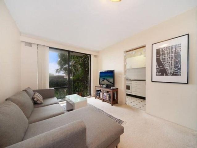 Private and Spacious 2 Bedroom Apartment with City Views.