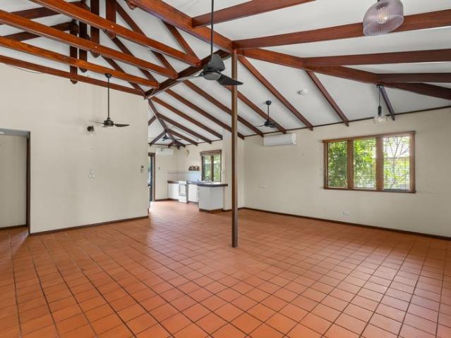 Private and Spacious 3 bedroom cottage