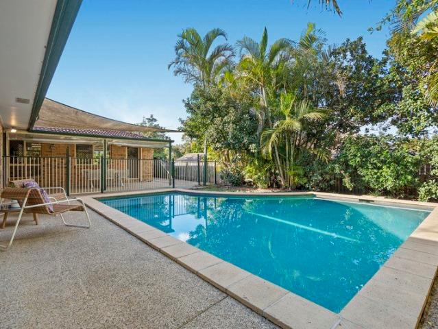Private and Spacious Family Lowset in Middle Park