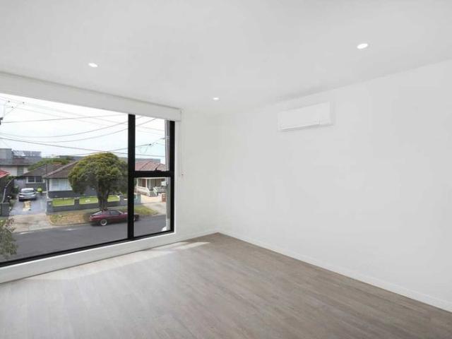 Private Appointment Only / Immaculate Townhouse in a Prime Yarraville Location