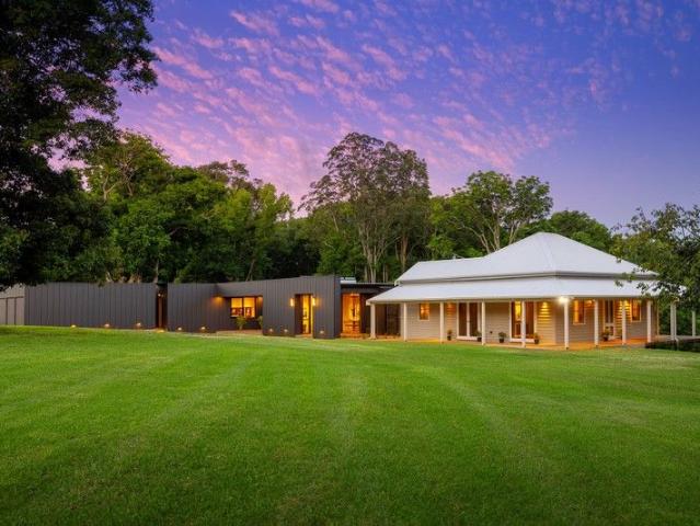 Private Architectural Estate in the Dalwood Enclave