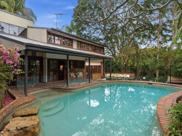 Private Architectural Residence on 1,016sqm Open Sat 10 10:30am 19th Sept