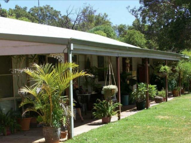 Private Bushland Retreat � Charming 3 Bedroom Home