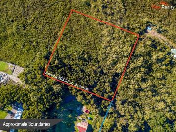 Private Bushland Retreat Close to Town