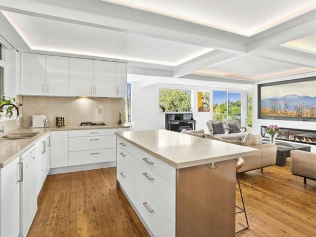 Private Bushland Retreat with Contemporary Luxury!