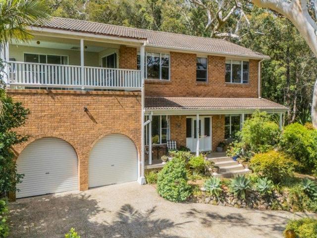 PRIVATE BUSHLAND SETTING WITH WATER VIEWS