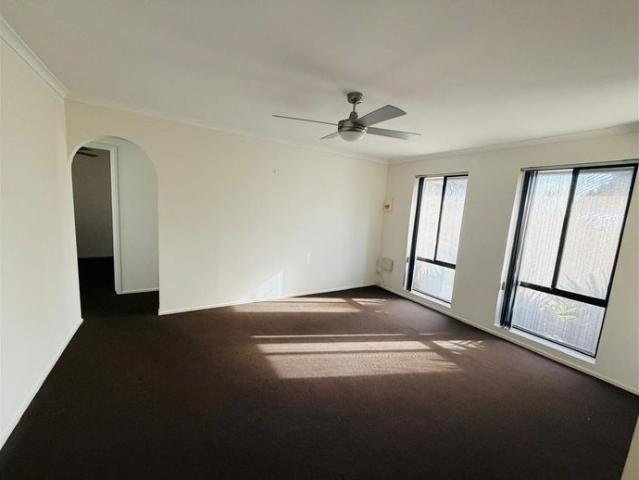 Private Backyard Living in a Comfortable Two Bedroom Unit – Para Vista