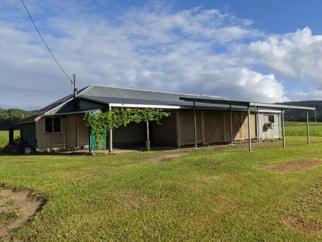 PRIVATE BARRACKS IN THE PADDOCK