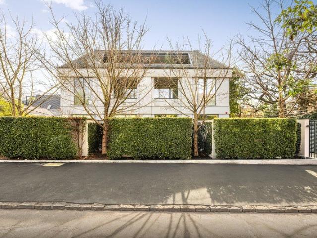 Private Boutique Penthouse minutes from High Street Armadale