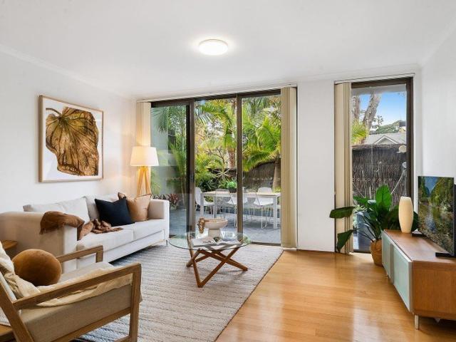Private Boutique Townhouse With Entertainers' Courtyard