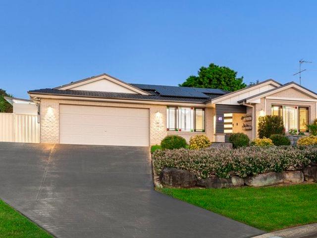Private Cul de Sac Living with Pool Appeal
