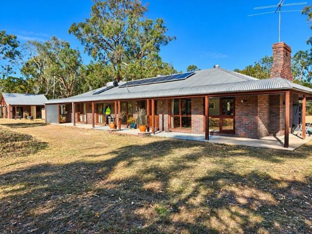 Private Cul de Sac Position on 5 Acres
