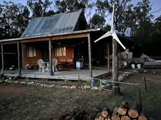 Private Cabin Retreat on 30 Acres Redlands Estate, Near Dalby