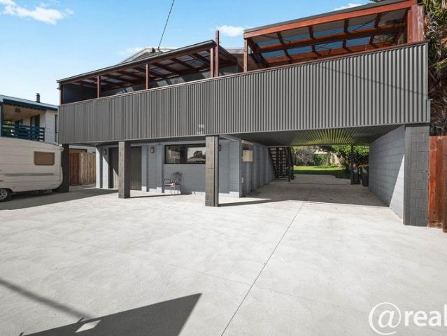 Private Coastal Escape at 5 Semaphore Street, Coronet Bay