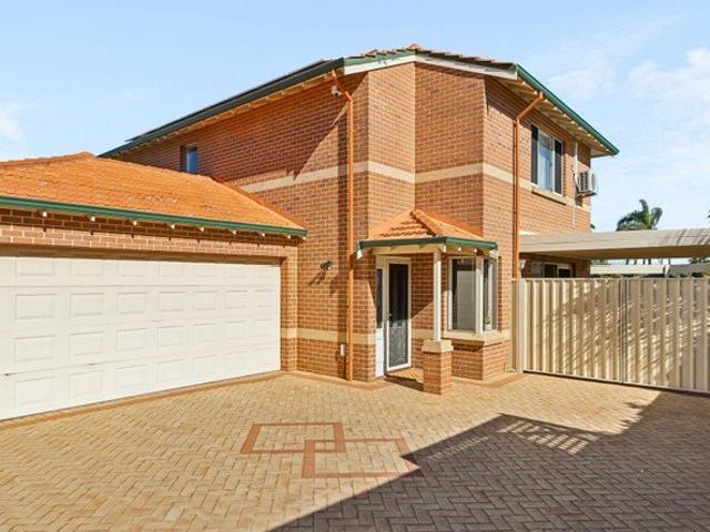 Private Coastal Living with Room to Entertain