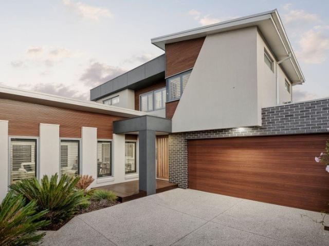 Private Coastal Luxury Moments from the Beach